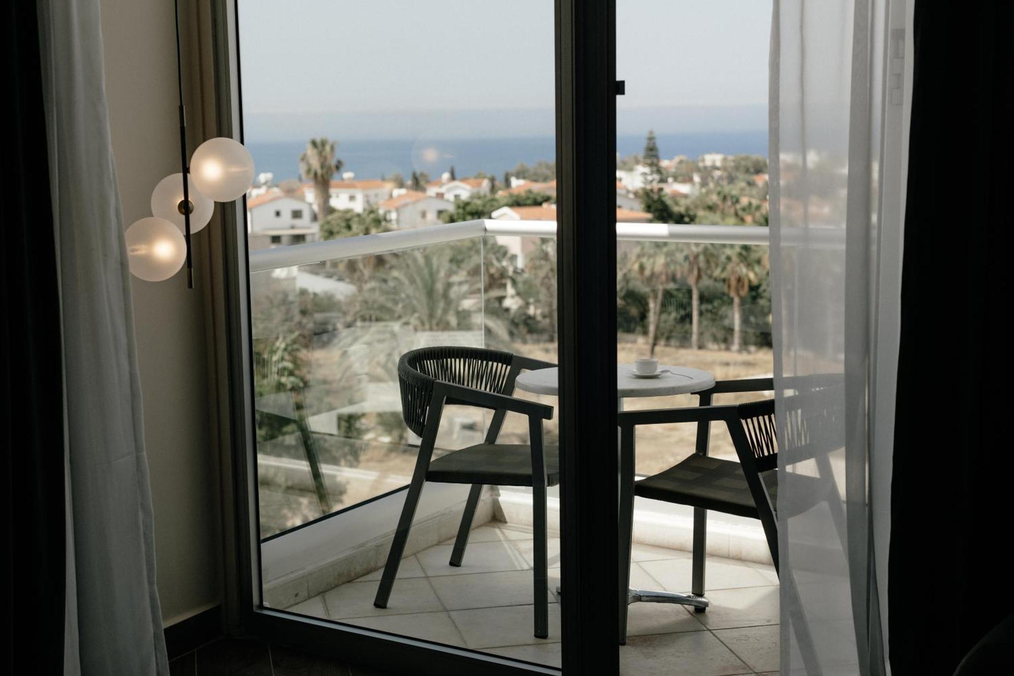 Cali Resort & Spa Designed For Adults By Louis Hotels Peyia Bagian luar foto